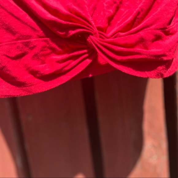 Red crop top - Picture 3 of 3